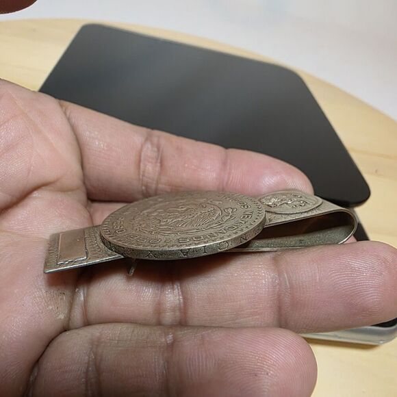 Vintage 1960 Un Peso Tepalcate Taxco Mexico 10% Silver Coin Money Clip - Picture 3 of 9
